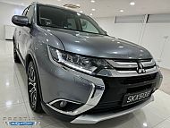 Mitsubishi Outlander 2.4 CVT Sunroof Facelift 2016 Grey Rear Entertaiment Anroid Player